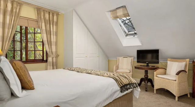Номер Deluxe с балконом Gable Manor by Neighbourgood