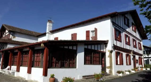 Logis Hôtel Baratchartea, Réserver Hôtel Sare Pays basque français