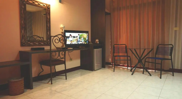 Номер Deluxe Jiuning Business Hotel