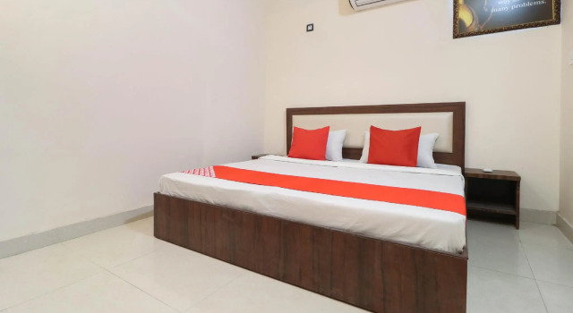 OYO 76185 A S Regency, Book Hotel Amritsar Punjab