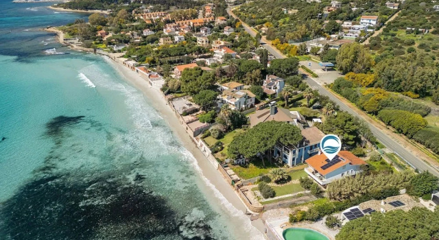 Коттедж Seaside Villa Apartment with Beach Access