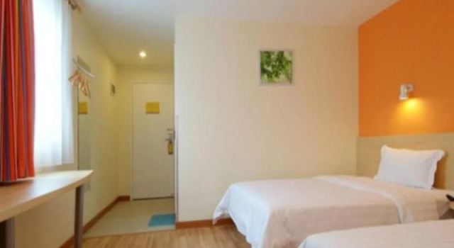 7 Days Inn Guangzhou Panyu Chimelong South Railway Station