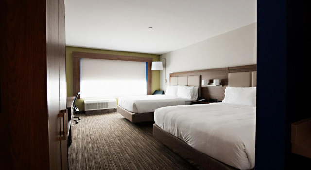 Четырёхместный номер Standard Holiday Inn Express & Suites Houston Southwest Galleria Area by IHG