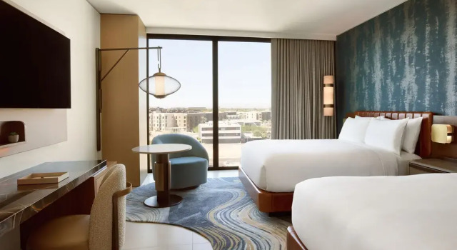Четырёхместный номер Deluxe Отель The REMI., Scottsdale, Autograph Collection