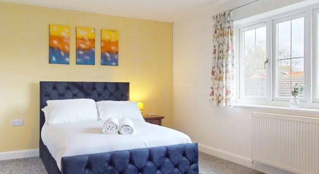5-bedroom Home - Sleeps 16 - Ideal for Groups, Забронировать Отель Отели Англии 3 звезды, 3*