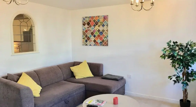 City Pad with balcony and secure parking