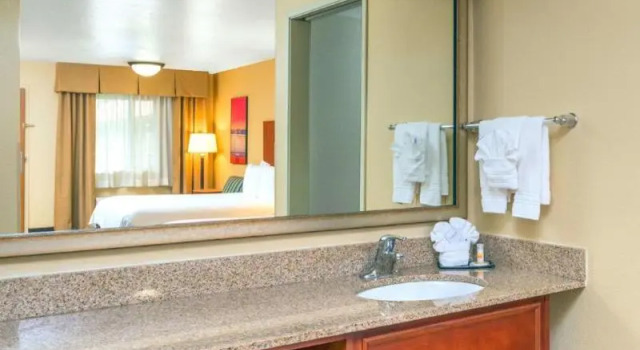 Номер Standard Days Inn and Suites Scottsdale