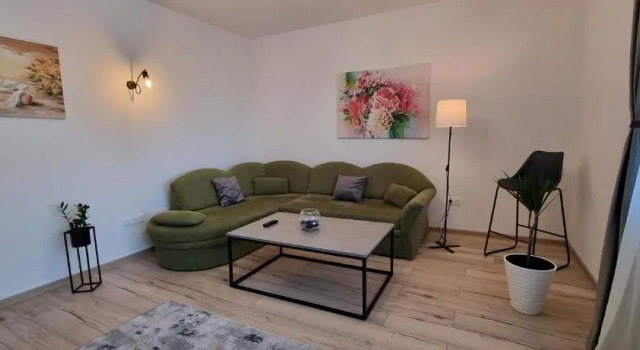 Art Apartment 3