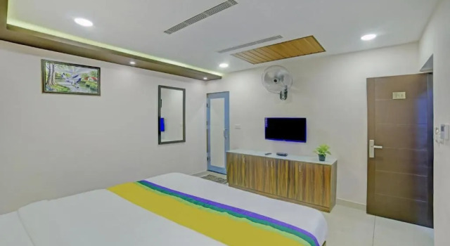 Treebo Trip Majestic Inn Thampanoor, Забронировать Отель Отели штата Кералы с парковкой, Парковка