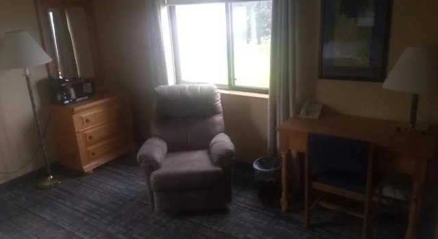 Deluxe suite Super 8 by Wyndham Baxter/Brainerd Area