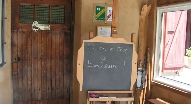 Chambres d'Hotes Ecogite du Mas de Trape, Book Bed and Breakfast Hoteller i Ayguatebia-Talau med parkering, Parkering