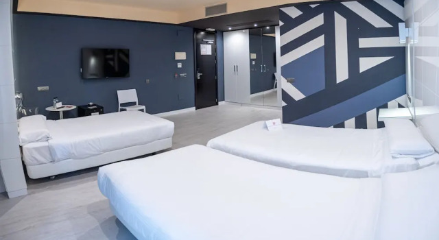 Трёхместный номер Standard Hotel Málaga Nostrum Airport