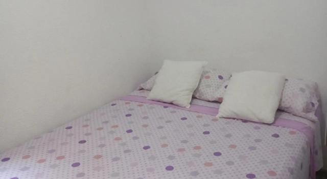 habitación pequeña en piso compartido con 2 adultos y 1 perrito, Забронировать Отель Валенсия Коста-де-Валенсия