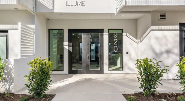 Lllume Chic Gulch View Community Gym & Pool 1 Bedroom Condo