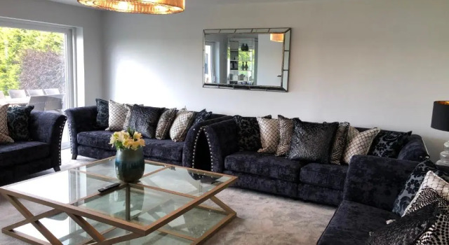 Marina views, Kinsale, Exquisite holiday homes, sleeps 20, Book Hotel Hoteller i Kinsale med parkering, Parkering