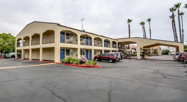 Кровать в общем номере Motel 6-Lodi, CA