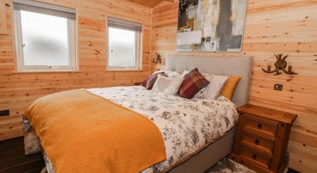 The Cabin, Book Feriehus Swansea 