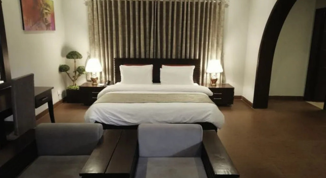 Seven Stars Motel, Rezervasyon Motel Lahor Pakistan, Fortress Square yakınında