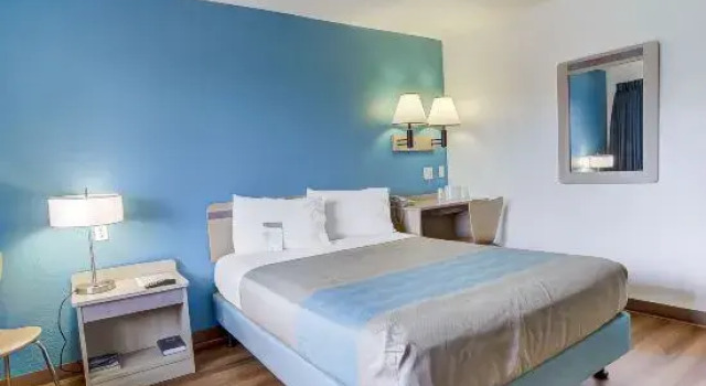 Четырёхместный люкс Motel 6-Coos Bay, OR