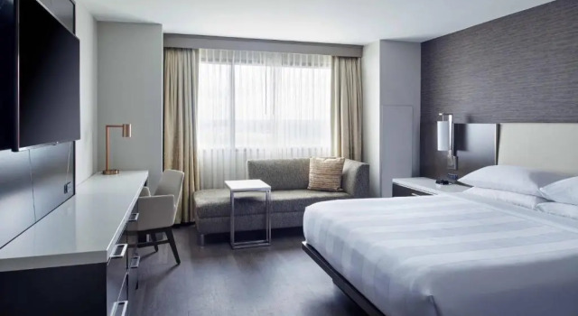 Номер Standard Detroit Marriott Troy