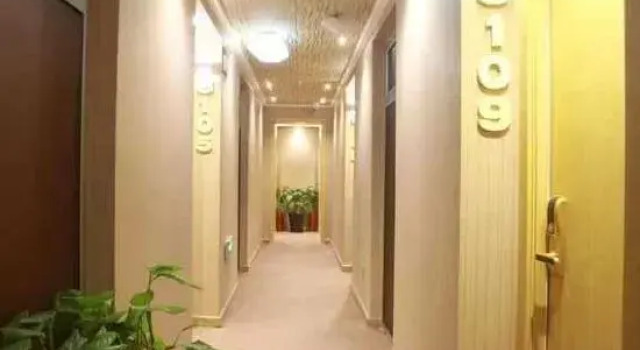 Dushi Zhixing Boutique Hotel, Забронировать Бутик-отель Бутик-отели Пекина, рядом с Торговый комплекс Oriental Plaza, Бутик-отель