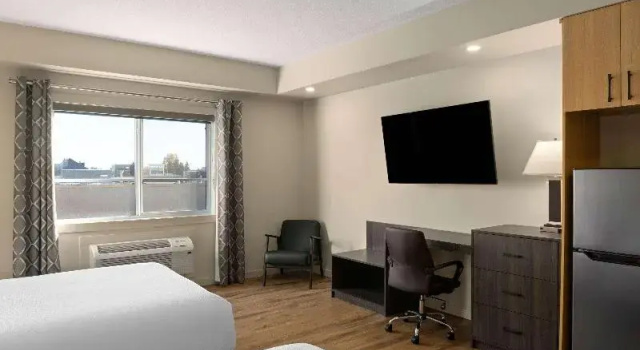 Четырёхместный номер Standard Baymont by Wyndham West Edmonton