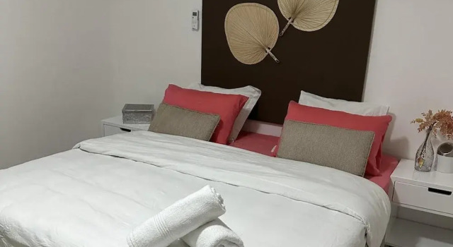 3 Bed Villa Sleeps 5 With Pets & Enclosed Garden