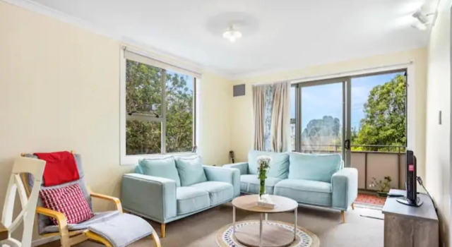 Апартаменты Lovely 2-Bedroom Apartment with Free Parking