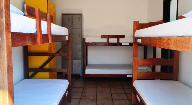 Кровать в общем номере (женский номер) Cabo Frio Fun Hostel