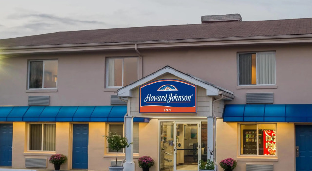 Studio Howard Johnson by Wyndham Springfield