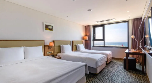 Номер Семейный Deluxe с видом на море Grabel Hotel Jeju