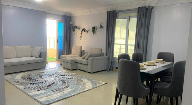 Spacious 3Bed Apt Beach Front View Of Alexandria, Забронировать Отель Отели Александрии с парковкой, рядом с Lycee El Horreya Alexandria, Парковка