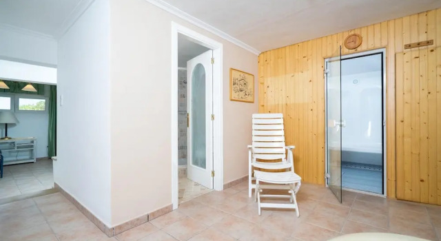 Marvelous 5-bed Villa With Panoramic sea View