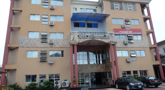 Thornberry Lekki Oxford, Prenota Hotel Hotel a Ikuata con piscina, Piscina