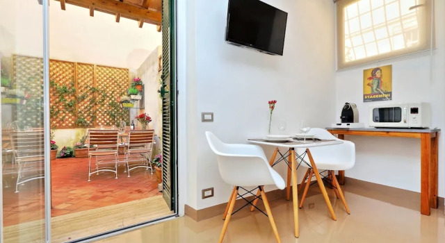 Restart Accommodations Little Colosseum, Забронировать Отель Рим Лацио, рядом с Piazza della Madonna dei Monti