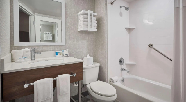 Четырёхместный люкс Hampton Inn by Hilton Harrisburg West