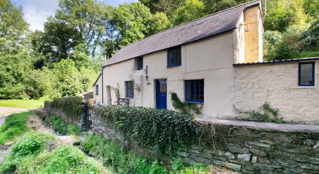 Beautiful Holiday Home in Milltown With Garden