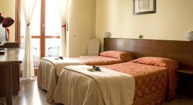 Standaard Tweepersoonskamer met balkon Hotel Domus