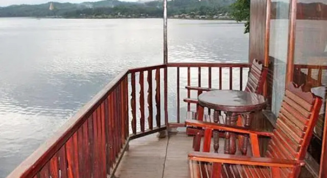Ponnatee Resort