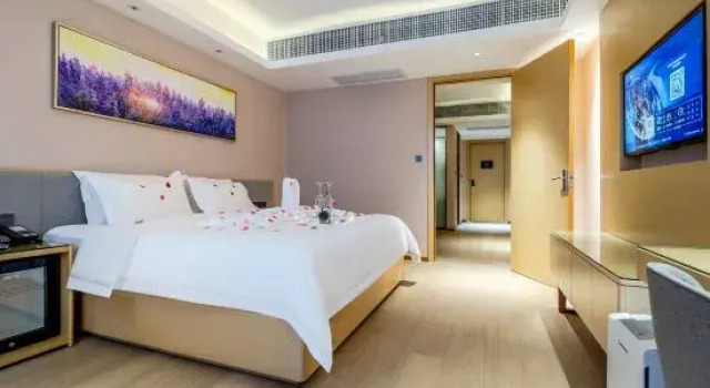 Семейный люкс Deluxe Lavande Hotel·Huizhou Zhongkai