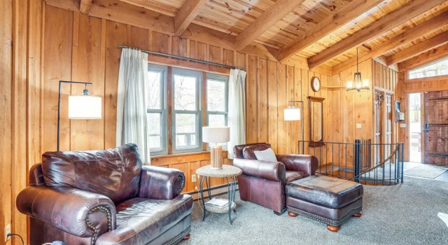 Treehouse-style Cabin, 1 Mi to Massanutten Resort, Book Ferieresort 3-stjernede hoteller i Massanutten, 3*