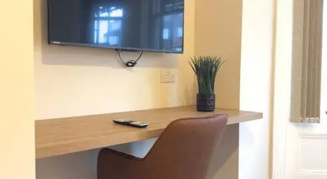 Spacious Family Retreat with Double & Single Bed, Забронировать Отель Отели Борнмута 3 звезды, рядом с Пирс Борнмута, 3*