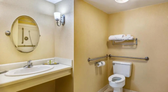 Двухместный номер Standard DoubleTree by Hilton Johnson City