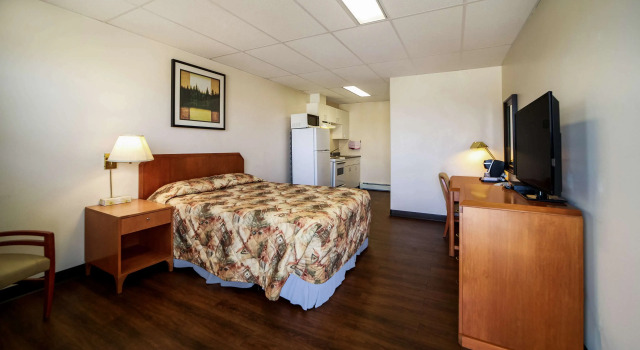 Люкс Canadas Best Value Inn Fort St John
