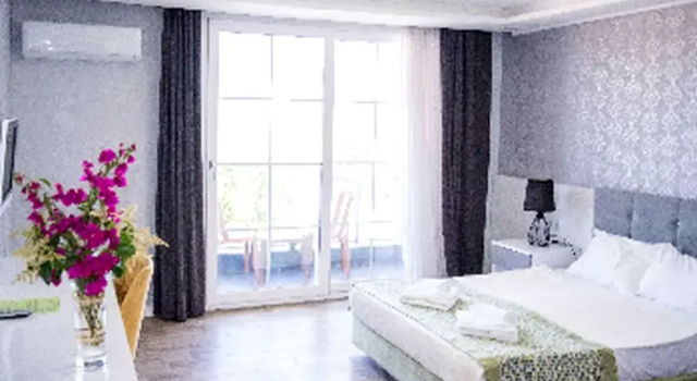 Одноместный номер Standard с балконом More Hotel