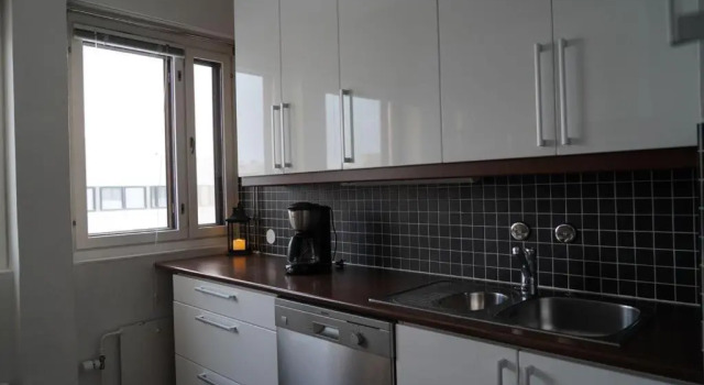 Апартаменты Cozy and Bright 2-Bedroom Apartment Washer and Dryer, King Size Bed
