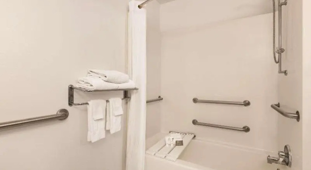 Четырёхместный люкс c 1 комнатой Country Inn & Suites by Radisson, Conyers, GA