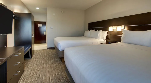 Четырёхместный номер Standard Holiday Inn Express & Suites Lebanon by IHG