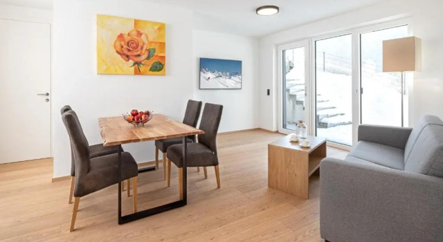 lake and mountains appartements