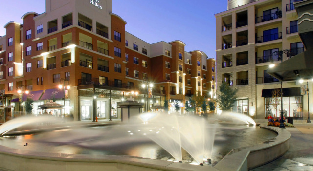 Hilton Promenade Branson Landing, Забронировать Отель Отели Table Rock Lake с парковкой, Парковка